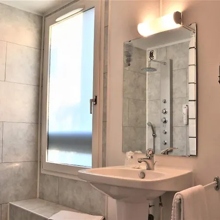 Hotel The Originals City, Amys, Tarbes Sud Odos