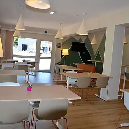 ホテル The Originals City, Amys, Tarbes Sud 3*